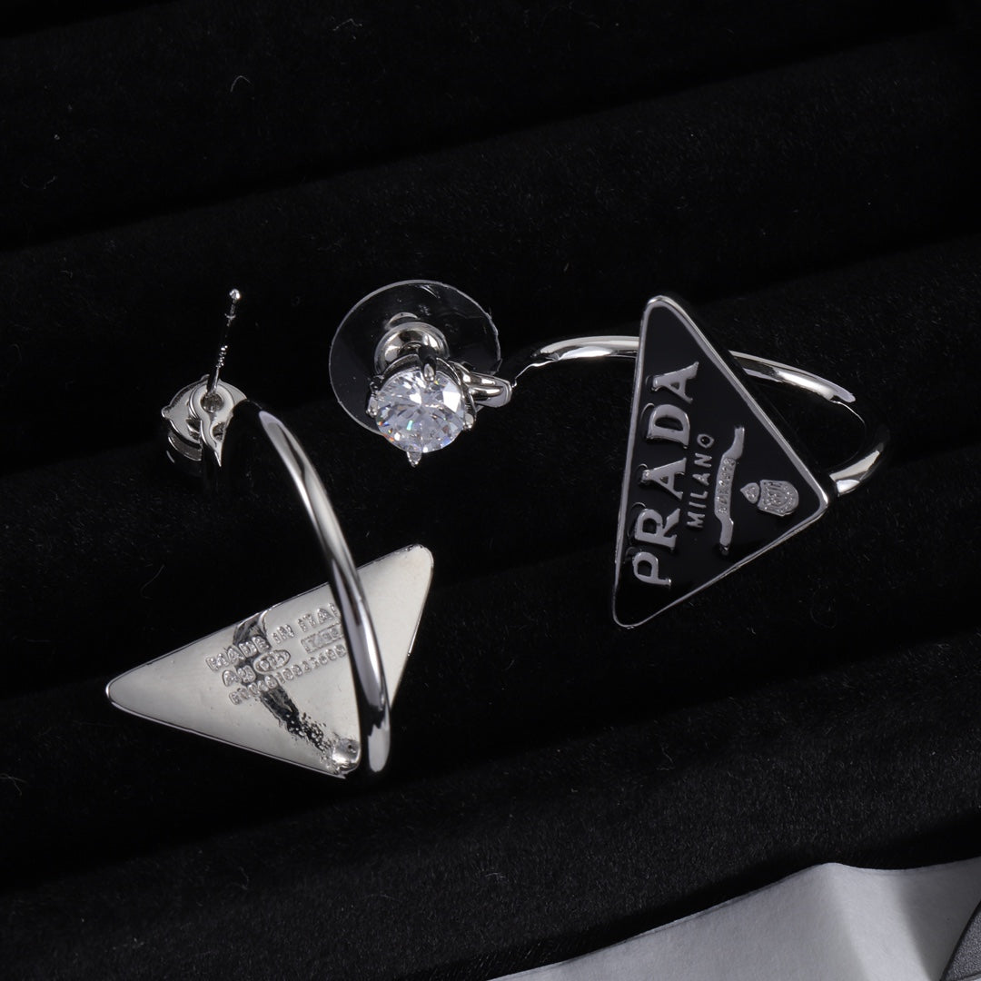 Triangle Symbole Earrings