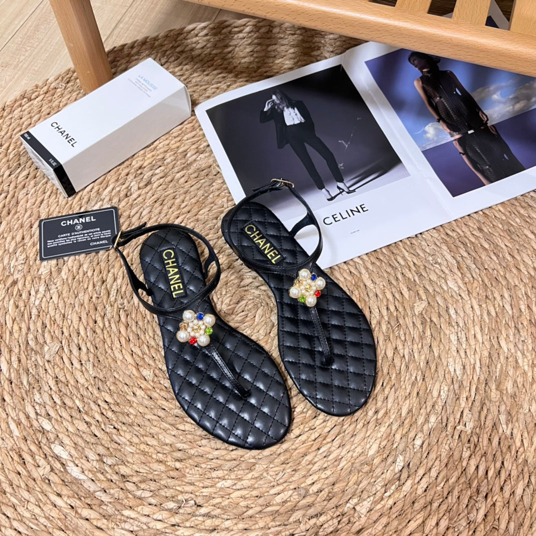 Clover Pearl Flip Flops Sandals