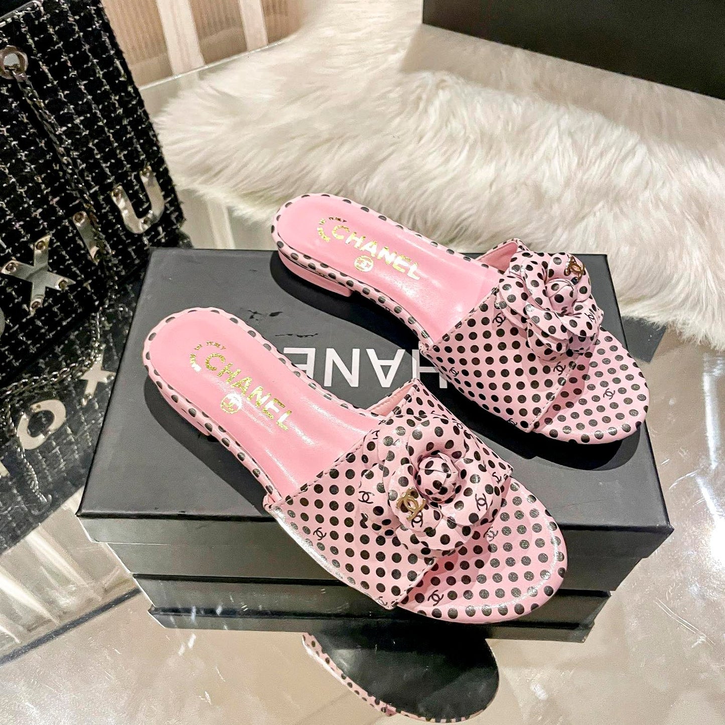 Retro Polka Dot Flat Slippers