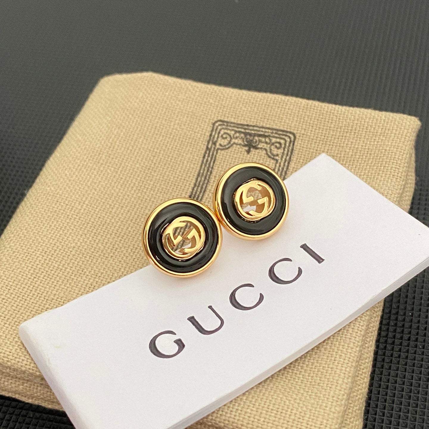 Retro Fashion Hollow G Earrings