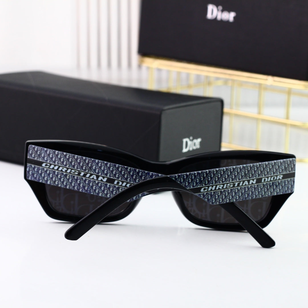 Retro Embossed Polarized HD Sunglasses