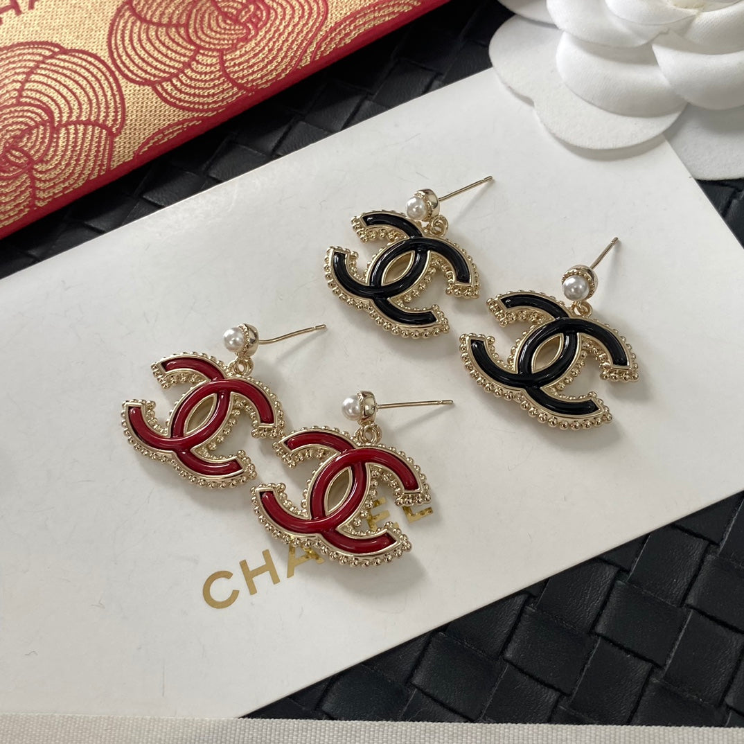 Metal Logo Pearl Earrings