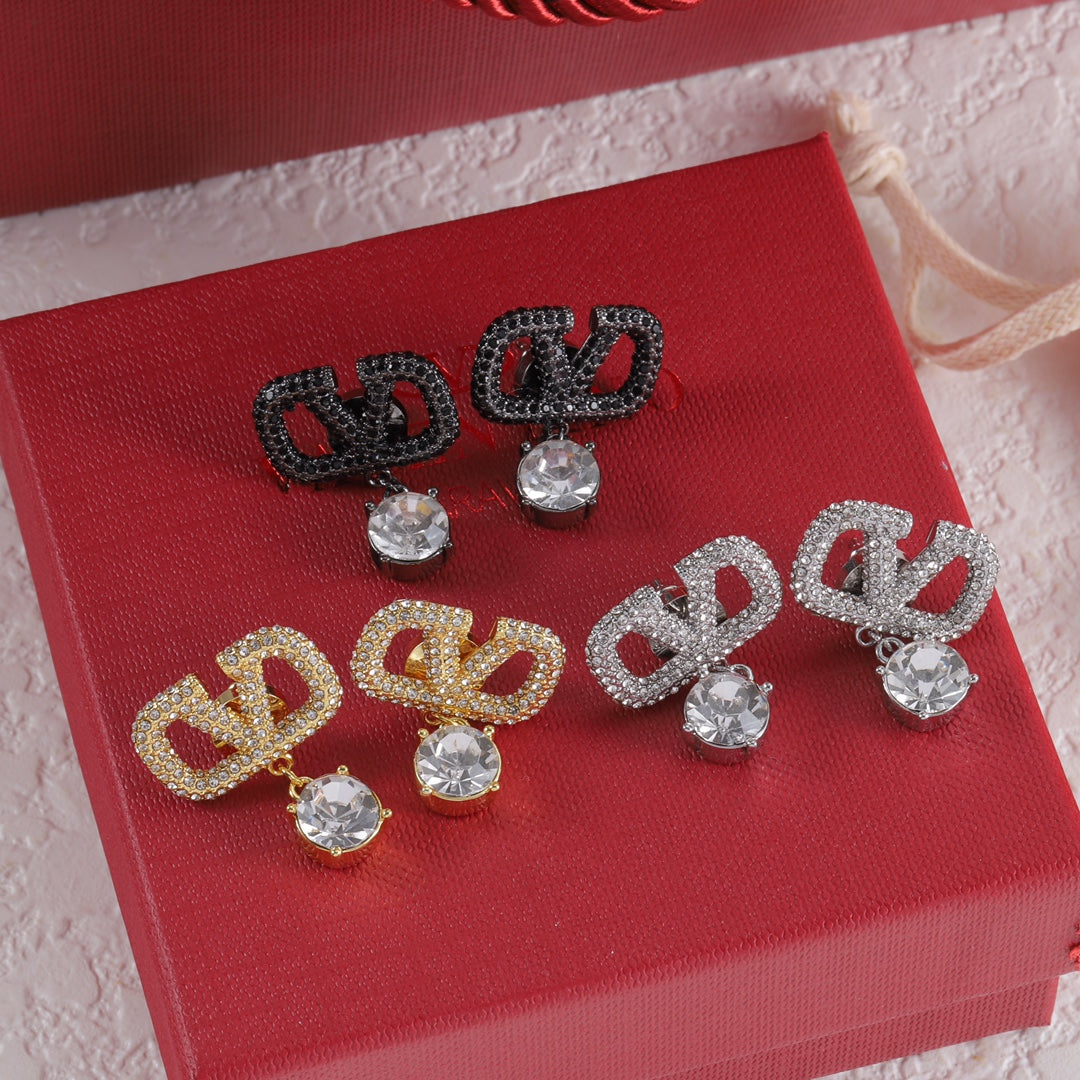 Luxury Fashion Shiny Diamond V Earrings