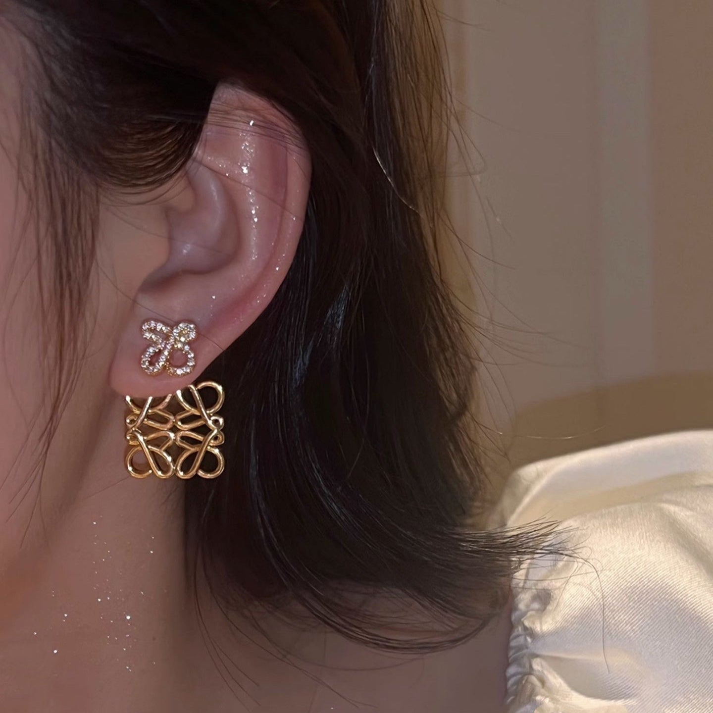 Retro Fashion Embossed Earrings