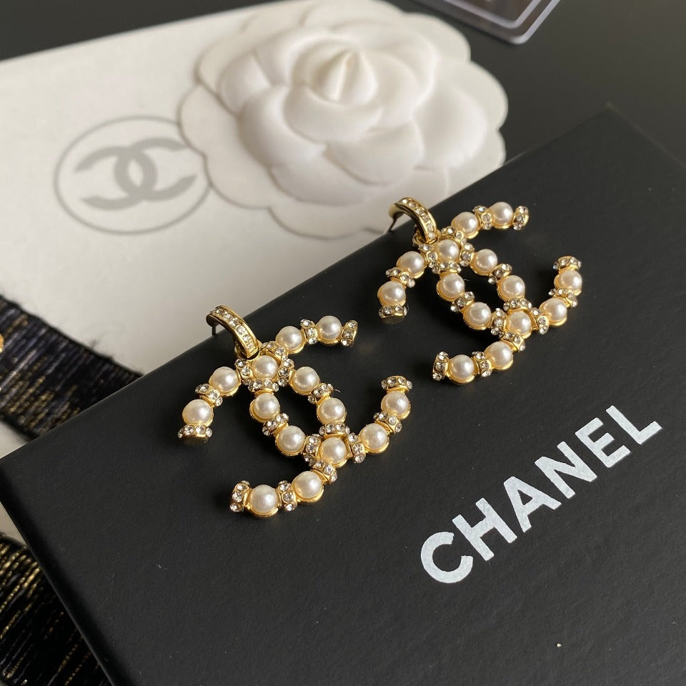 Elegant Stylish Pearl Diamond Earrings